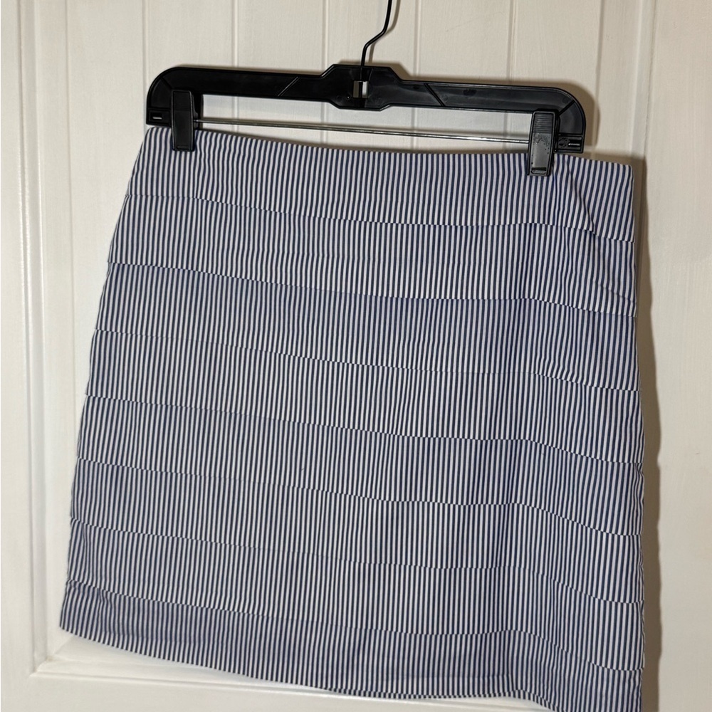 Vineyard Vines - blue and white stripes pleated mini skirt